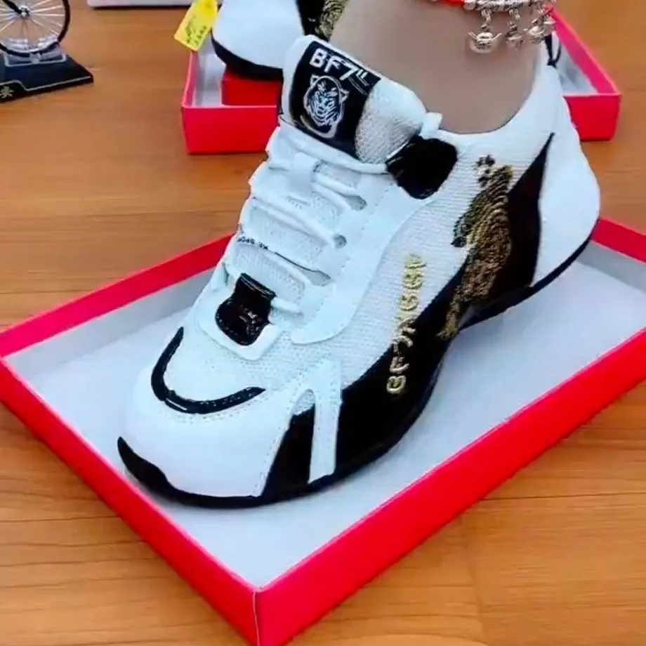 Embroidered Leather Tent Double Mesh Sneaker