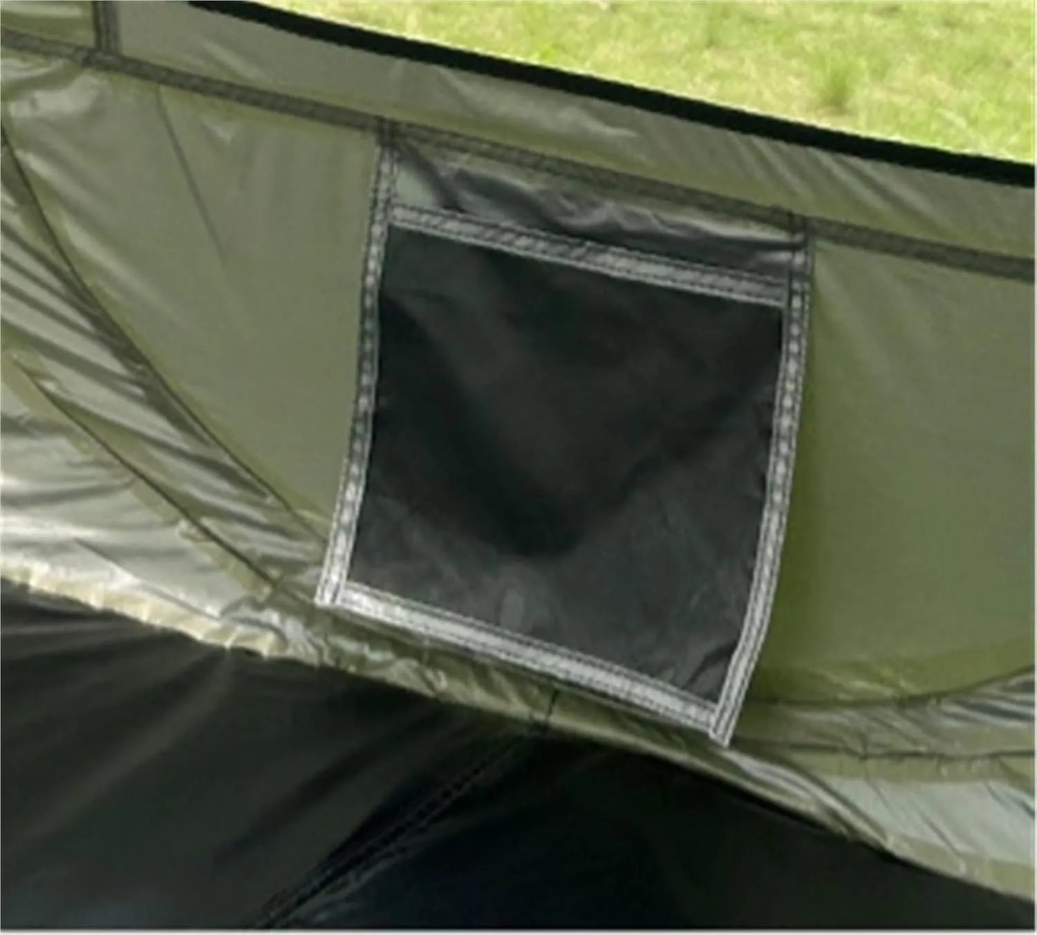 Green Camping Tent Folding Park Camping Equipment Camping Rainproof Thickened Beach Tent