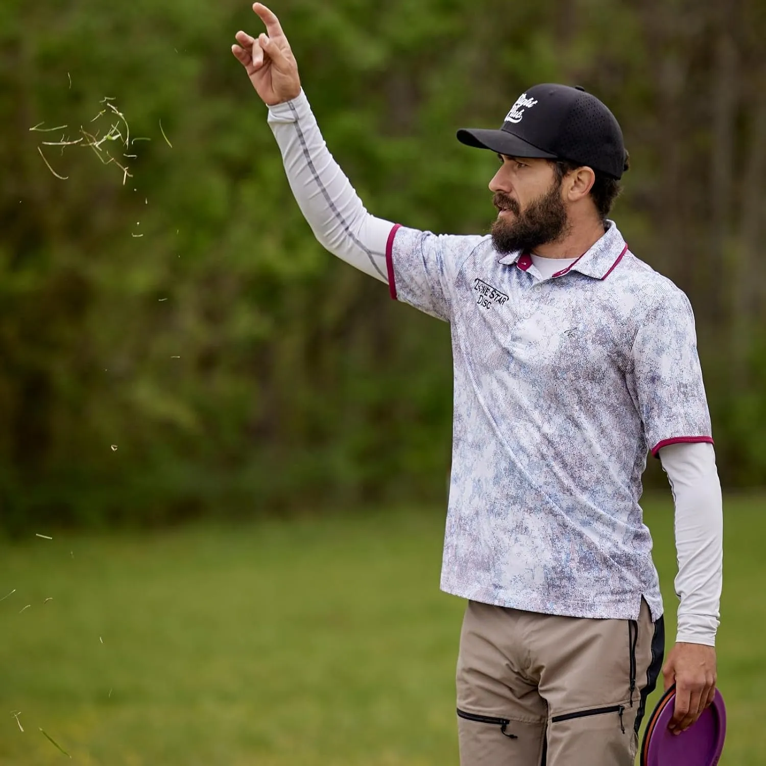 Lone Star Disc Glow Armadillo | Straight Disc Golf Approach Disc | Glows in The Dark | Perfect for Short Approach Shots | Colors May Vary