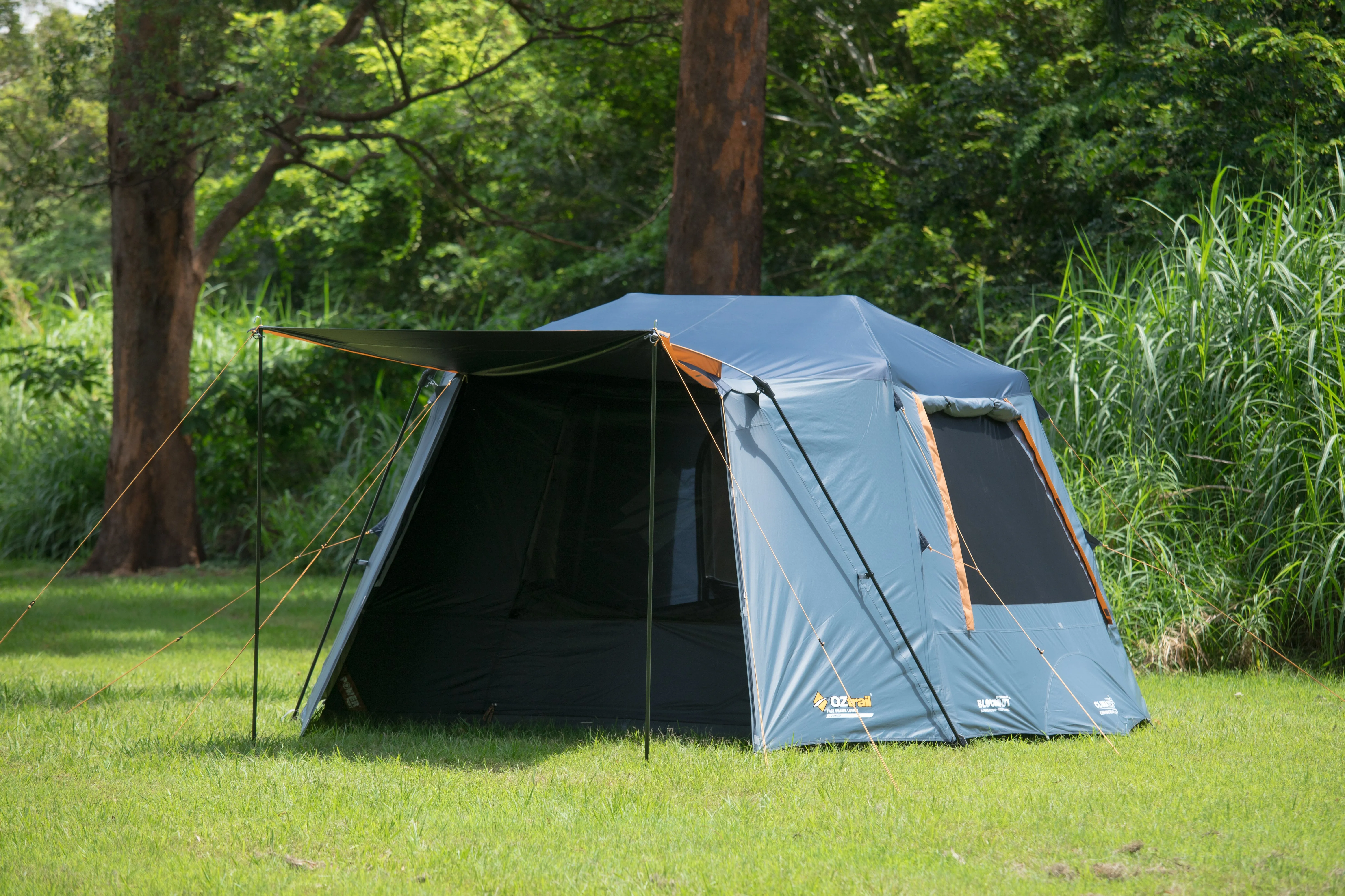 OZtrail Fast Frame BlockOut Lumos 6P Tent (6 Person)