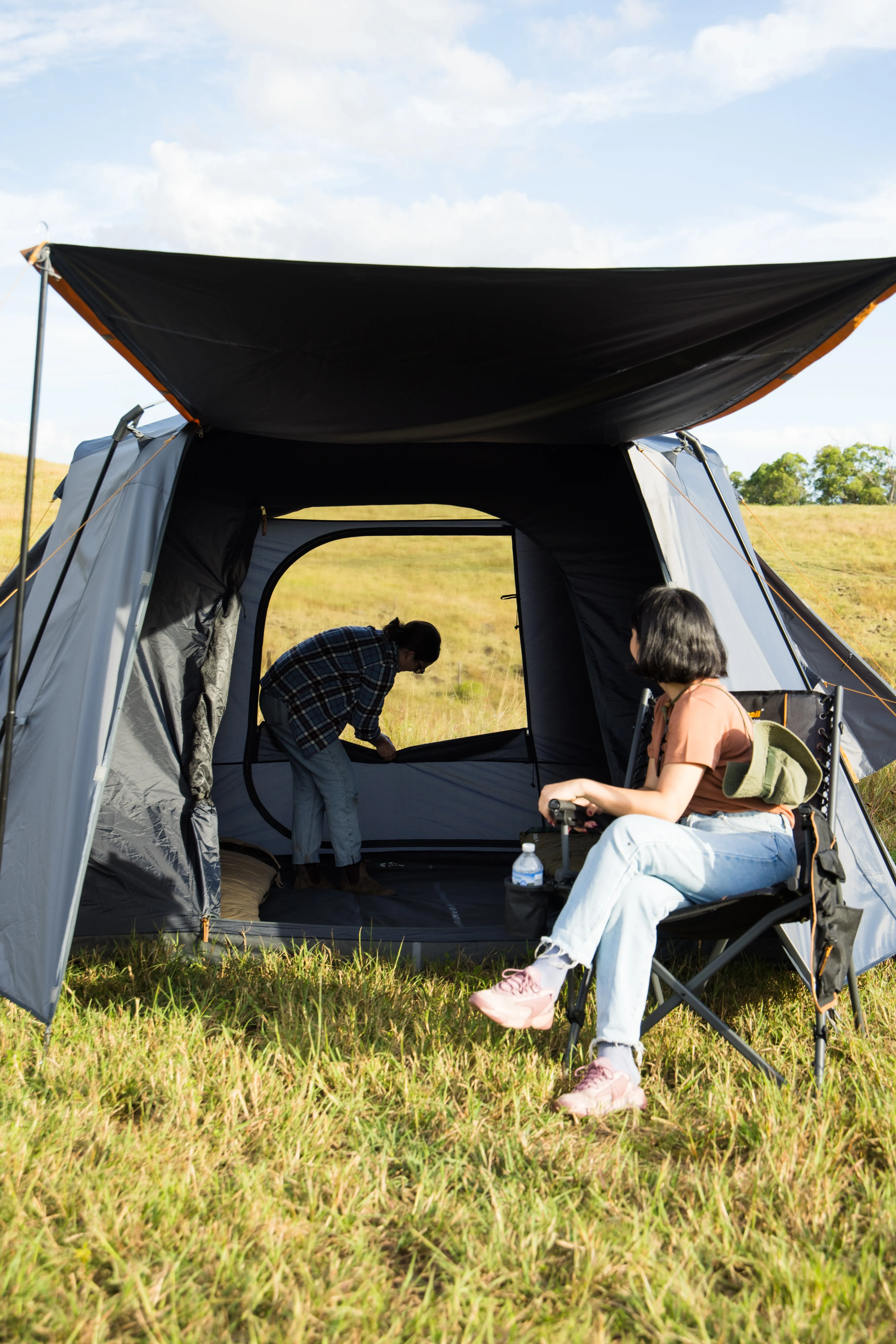 OZtrail Fast Frame BlockOut Lumos 6P Tent (6 Person)