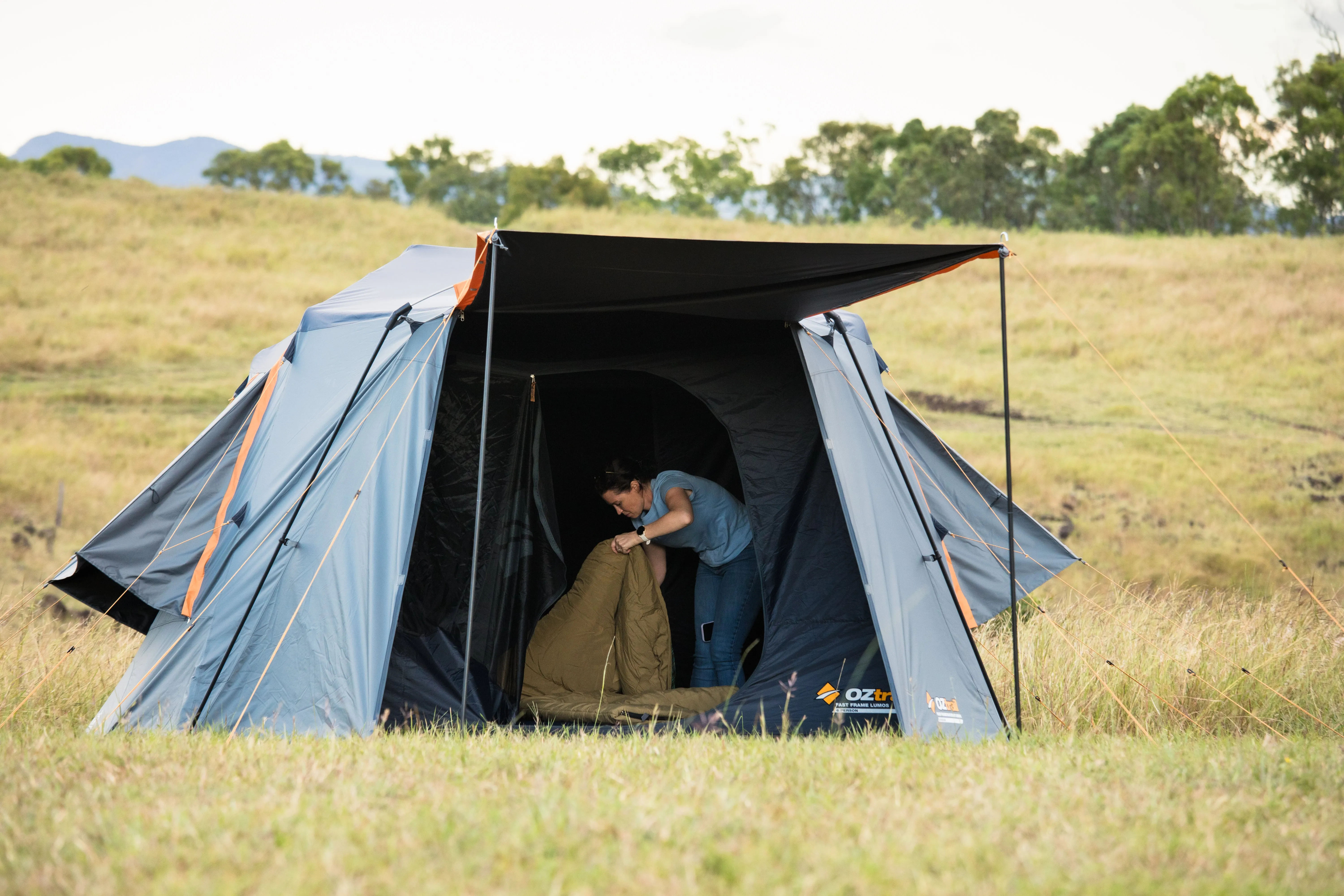 OZtrail Fast Frame BlockOut Lumos 6P Tent (6 Person)